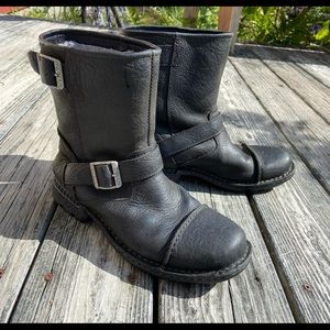 UGG Australia 3040 Rockville II motorcycle engineer boots water resistant